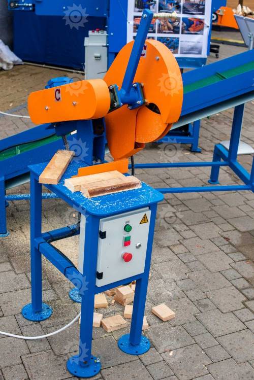 Категория(Торцовочные станки для досок и брусьев)