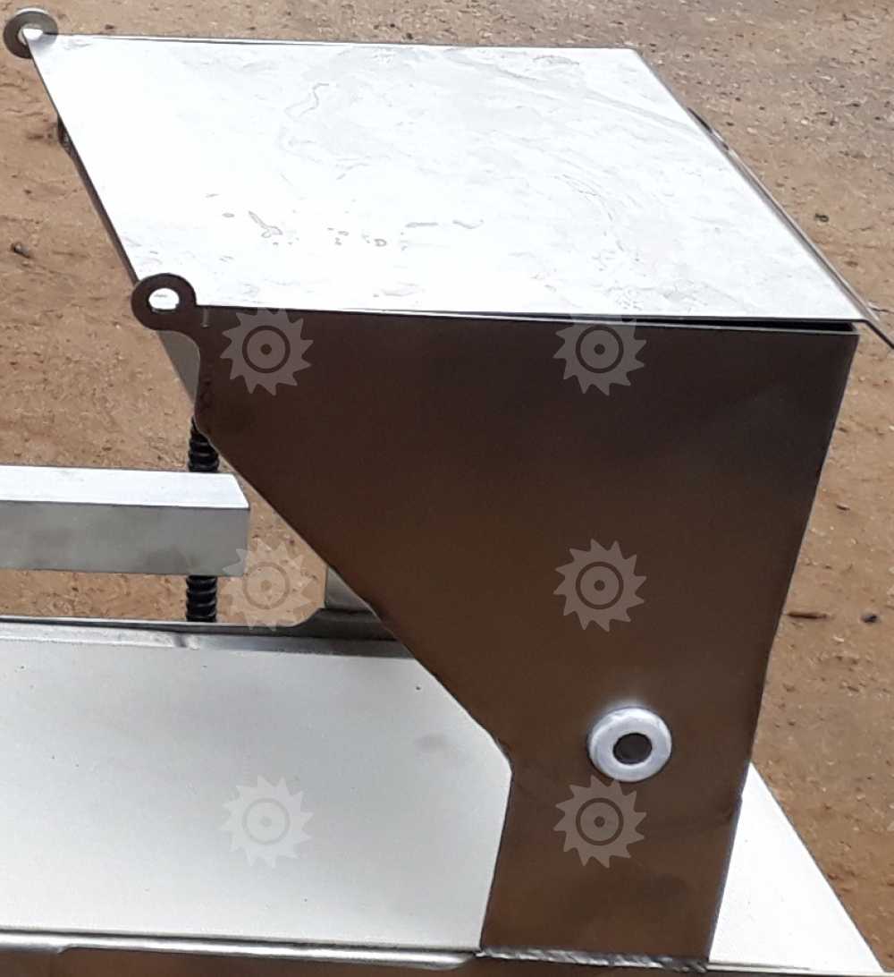 Мукопосыпатель на конвейер